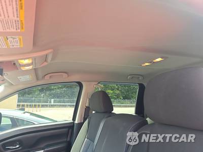 2020 Nissan TITAN SV Crew Cab Short Bed - zdjęcie 17 z 27 - miniatura