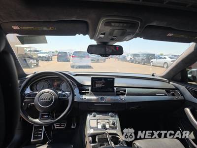 2016 Audi S8 - zdjęcie 11 z 23 - miniatura