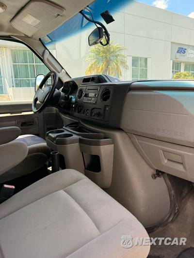 2011 Ford E-150 Commercial Cargo Van 138.0" WB - zdjęcie 9 z 11 - miniatura