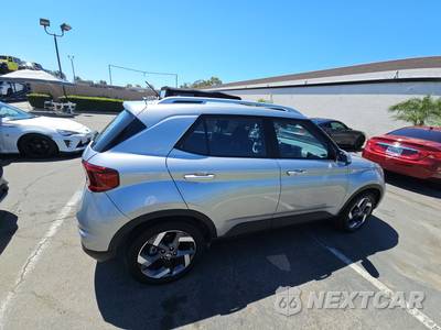 2025 Hyundai Venue SEL - zdjęcie 4 z 29 - miniatura