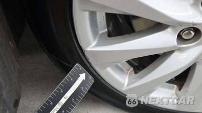 2020 Toyota Camry LE - zdjęcie 31 z 39 - miniatura