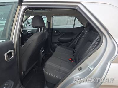 2025 Hyundai Venue SEL - zdjęcie 13 z 22 - miniatura