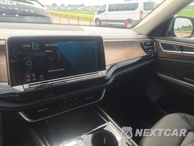 2025 Volkswagen Atlas 2.0T SE w/Technology - zdjęcie 11 z 20 - miniatura