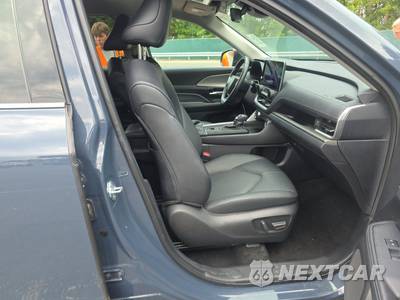 2025 Toyota Grand Highlander XLE - zdjęcie 8 z 32 - miniatura
