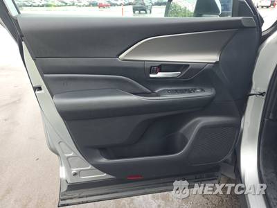 2025 Toyota Grand Highlander XLE - zdjęcie 9 z 25 - miniatura