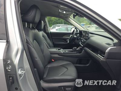 2025 Toyota Grand Highlander XLE - zdjęcie 8 z 25 - miniatura