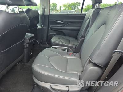 2025 Toyota Grand Highlander XLE - zdjęcie 13 z 35 - miniatura