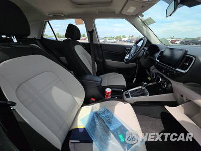 2025 Hyundai Venue SEL - zdjęcie 8 z 26 - miniatura