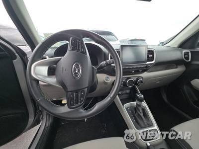 2025 Hyundai Venue SEL - zdjęcie 11 z 25 - miniatura