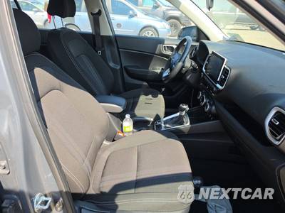 2025 Hyundai Venue SEL - zdjęcie 8 z 25 - miniatura