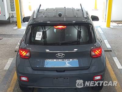 2025 Hyundai Venue SEL - zdjęcie 5 z 25 - miniatura