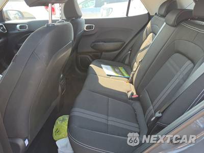 2025 Hyundai Venue SEL - zdjęcie 13 z 25 - miniatura