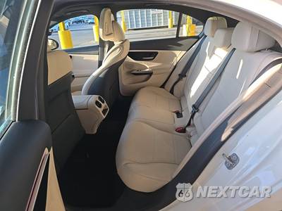 2025 Mercedes-Benz C 300 - zdjęcie 13 z 30 - miniatura
