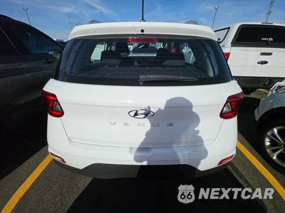 2025 Hyundai Venue SEL - zdjęcie 5 z 30 - miniatura