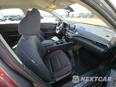 2025 Nissan Altima SV - zdjęcie 8 z 33 - miniatura
