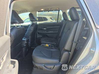 2025 Toyota Grand Highlander XLE - zdjęcie 13 z 29 - miniatura