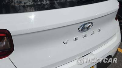 2025 Hyundai Venue SEL - zdjęcie 30 z 32 - miniatura