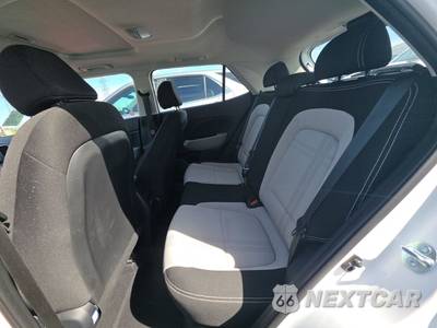 2025 Hyundai Venue SEL - zdjęcie 13 z 32 - miniatura