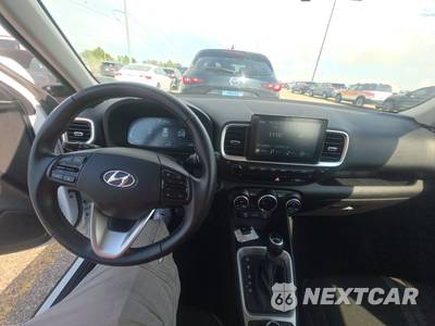 2025 Hyundai Venue SEL - zdjęcie 11 z 21 - miniatura