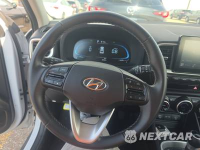 2025 Hyundai Venue SEL - zdjęcie 10 z 21 - miniatura