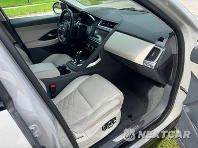 2019 Jaguar E-PACE SE - zdjęcie 30 z 34 - miniatura