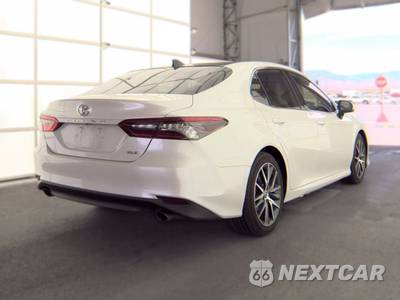 2022 Toyota Camry XLE - zdjęcie 4 z 30 - miniatura