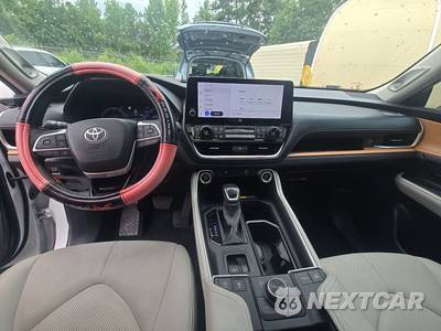 2025 Toyota Grand Highlander Platinum - zdjęcie 11 z 26 - miniatura