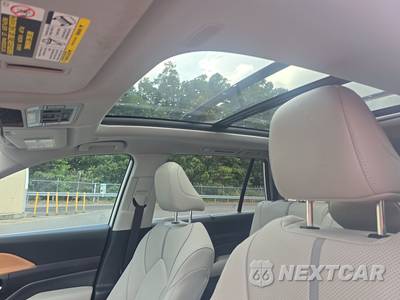 2025 Toyota Grand Highlander Platinum - zdjęcie 19 z 26 - miniatura