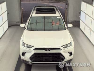2025 Toyota Grand Highlander Platinum - zdjęcie 2 z 26 - miniatura