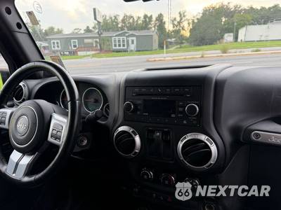 2014 Jeep Wrangler Freedom Edition - zdjęcie 12 z 14 - miniatura