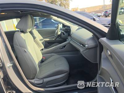 2025 Hyundai Elantra SEL Convenience - zdjęcie 8 z 26 - miniatura