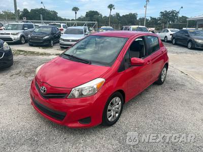 2013 Toyota Yaris LE - zdjęcie 1 z 9 - miniatura