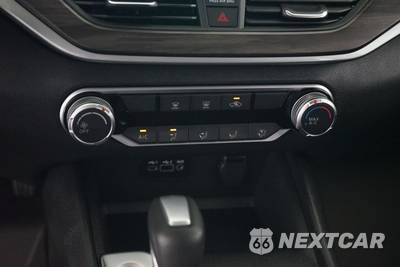 2025 Nissan Altima SV - zdjęcie 15 z 25 - miniatura