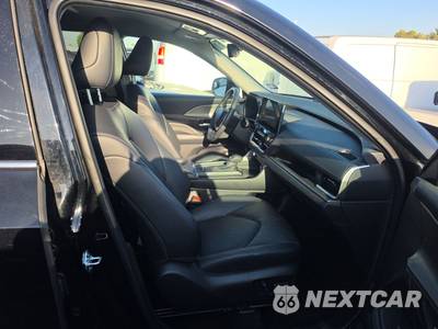 2025 Toyota Grand Highlander XLE - zdjęcie 8 z 33 - miniatura