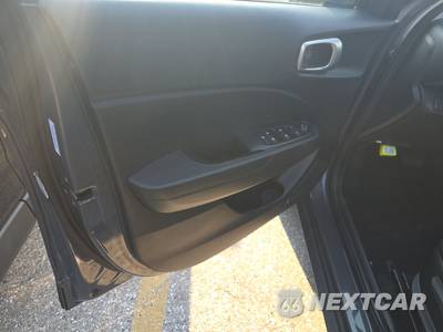2025 Hyundai Venue SEL - zdjęcie 9 z 26 - miniatura