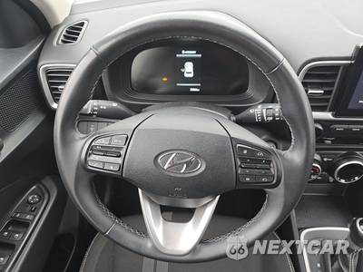 2025 Hyundai Venue SEL - zdjęcie 10 z 33 - miniatura