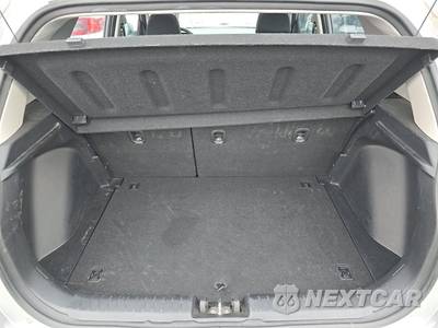 2025 Hyundai Venue SEL - zdjęcie 16 z 33 - miniatura