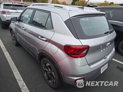 2025 Hyundai Venue SEL - zdjęcie 6 z 33 - miniatura