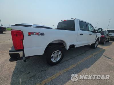 2025 Ford Super Duty F-250 XLT Crew Cab Medium Bed - zdjęcie 4 z 29 - miniatura