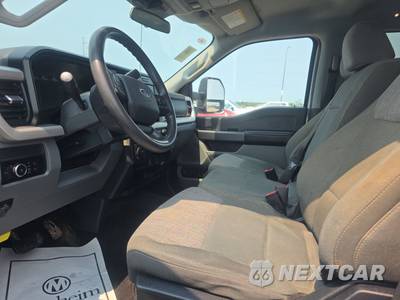 2025 Ford Super Duty F-250 XLT Crew Cab Medium Bed - zdjęcie 7 z 29 - miniatura