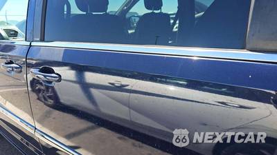 2012 Chrysler Town & Country Touring 121.2" WB - zdjęcie 33 z 43 - miniatura