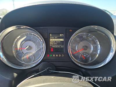 2012 Chrysler Town & Country Touring 121.2" WB - zdjęcie 12 z 43 - miniatura