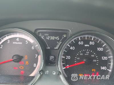 2016 Nissan Versa SV - zdjęcie 12 z 17 - miniatura