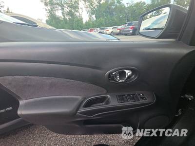 2016 Nissan Versa SV - zdjęcie 9 z 17 - miniatura