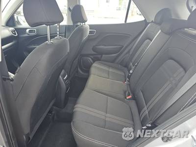 2025 Hyundai Venue SEL - zdjęcie 13 z 29 - miniatura