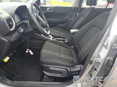 2025 Hyundai Venue SEL - zdjęcie 7 z 29 - miniatura