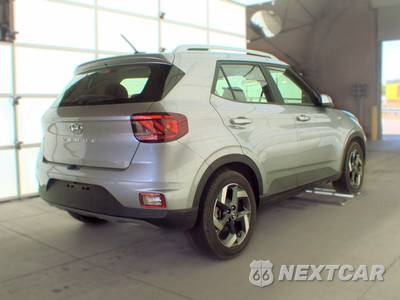 2025 Hyundai Venue SEL - zdjęcie 4 z 24 - miniatura