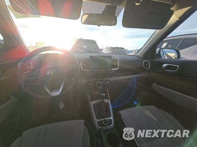 2025 Hyundai Venue SEL - zdjęcie 11 z 24 - miniatura