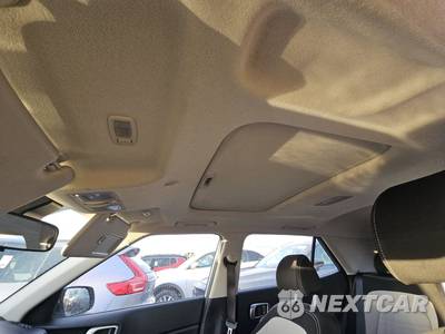 2025 Hyundai Venue SEL - zdjęcie 20 z 24 - miniatura