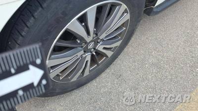 2017 Nissan Pathfinder SL - zdjęcie 31 z 45 - miniatura